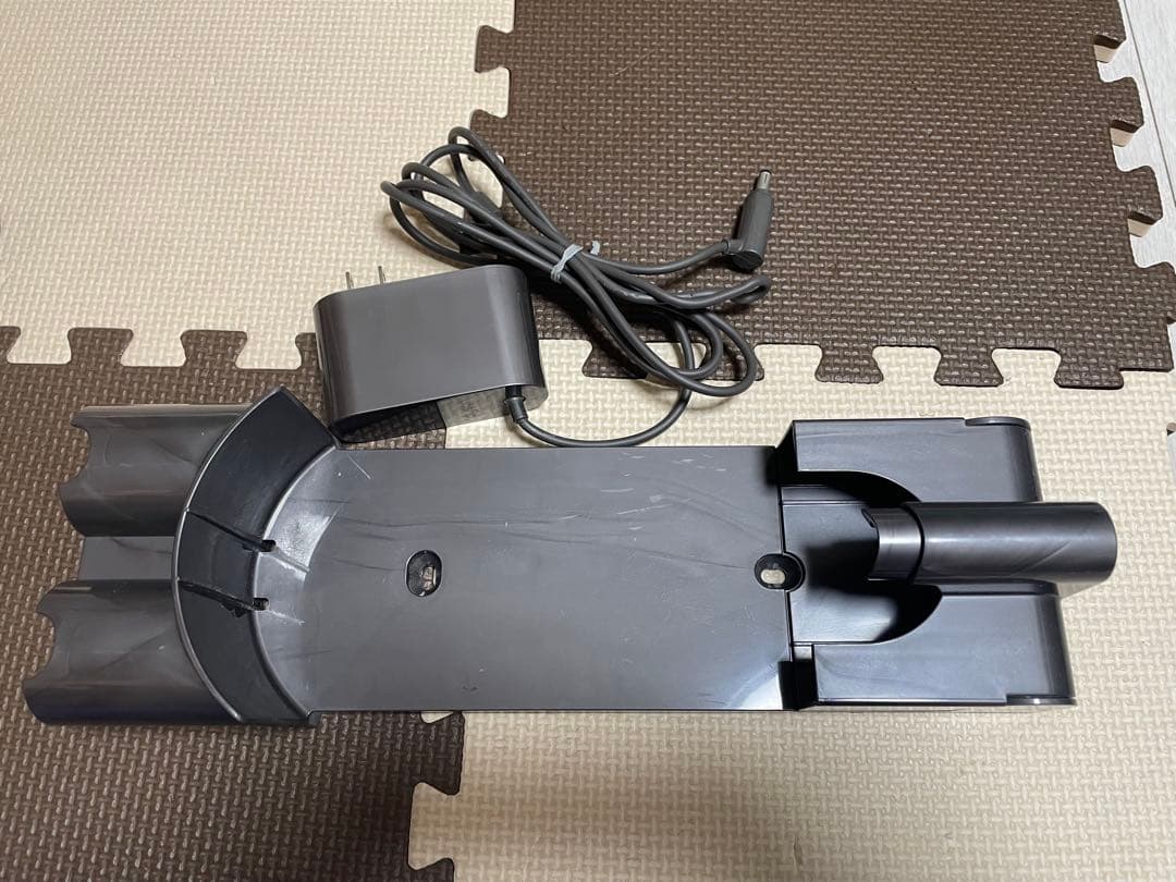 Dyson ダイソン コードレス掃除機 V8