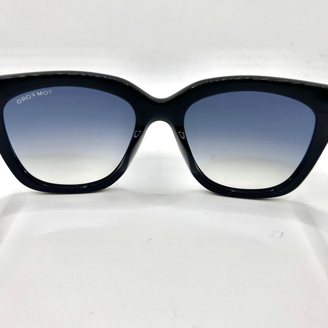 芸能人着用モデル　トムフォード　サングラス　TF436 53 18 ケース付き