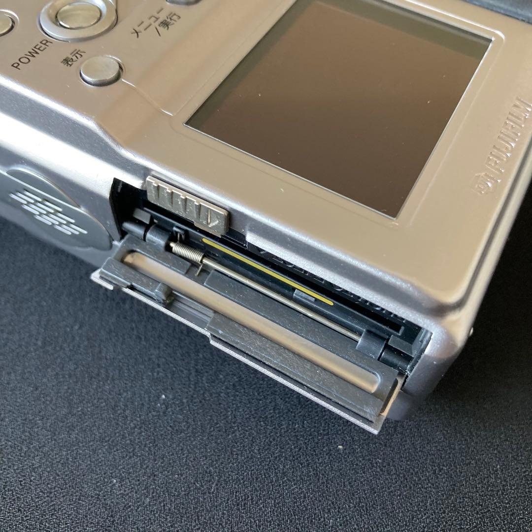 【美品】FUJIFILM finepix 4700z CCDセンサー コンデジ