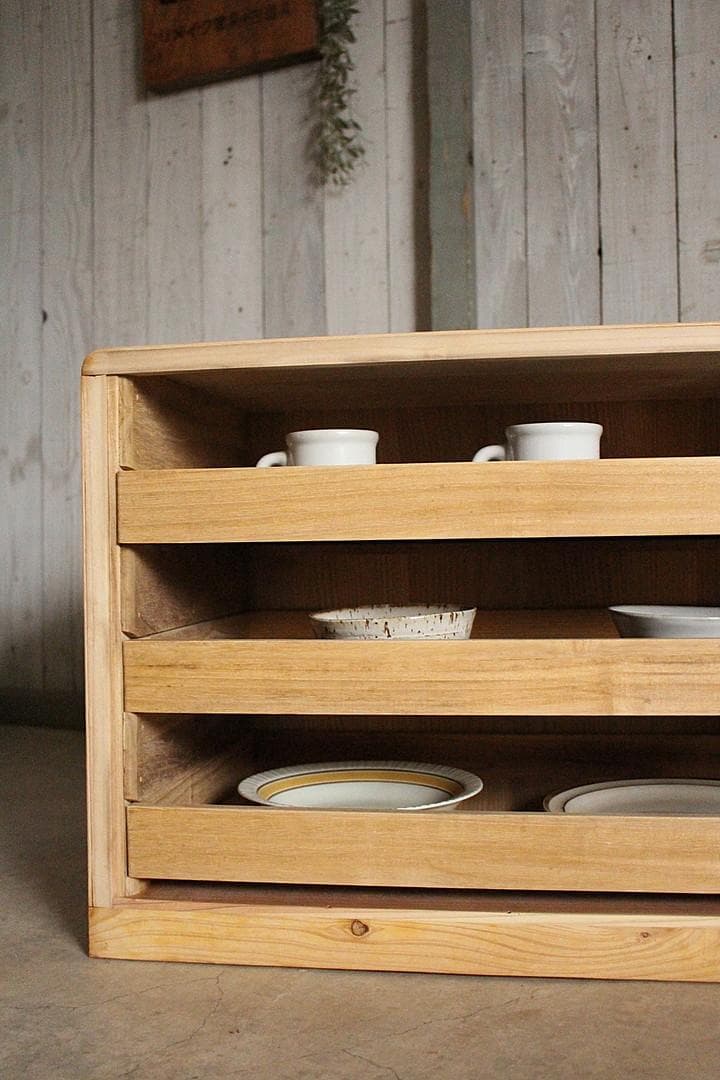 古い木製の引き出し3段　チェスト　タンス