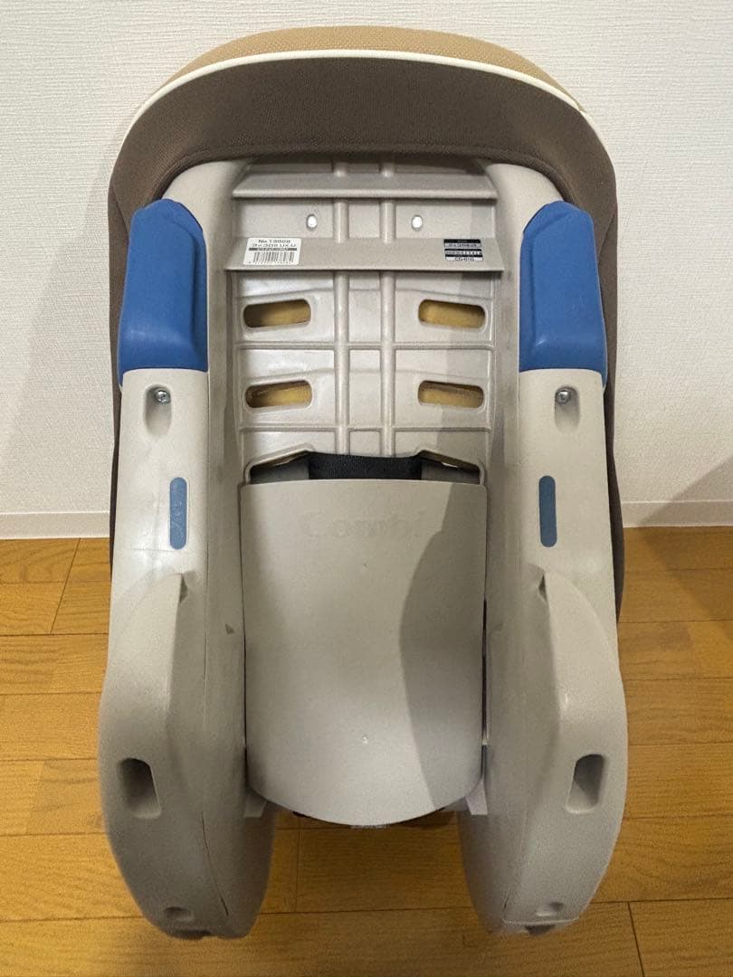 美品!!コンビ チャイルドシート コッコロ S UX-U 人気カラー♪ビスケット