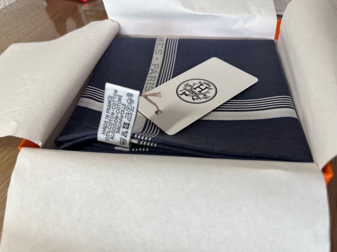 [新品未使用・箱付き]HERMES メンズ　ハンカチ