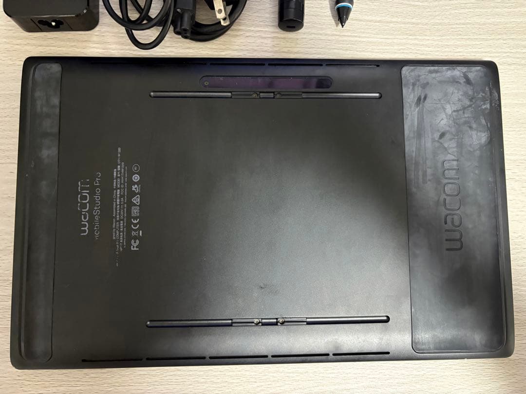 液タブ・ペンタブ Mobilestudio Pro 13 Core i7 DTH-W1320