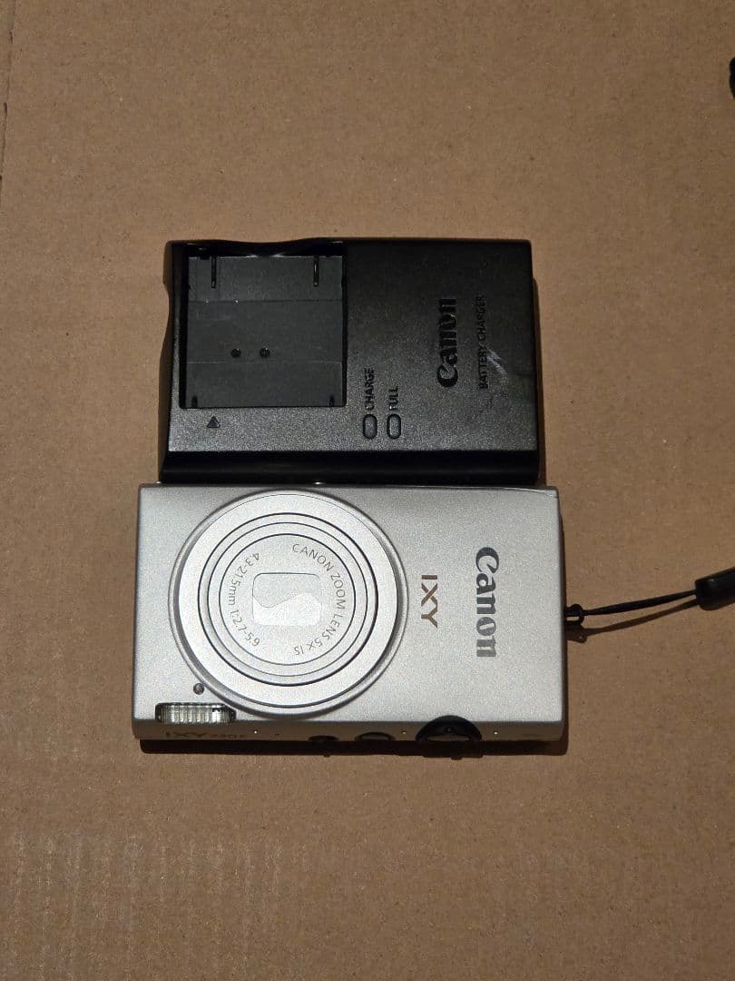 Canon キャノン コンパクトデジタルカメラ IXY 220F PC1733