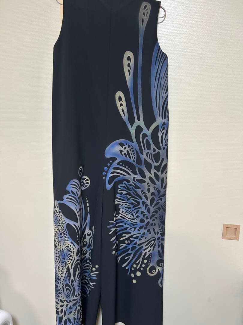 新品タグ付⭐︎ YOKANG Vネックオールインワン　pokkeアイランド柄