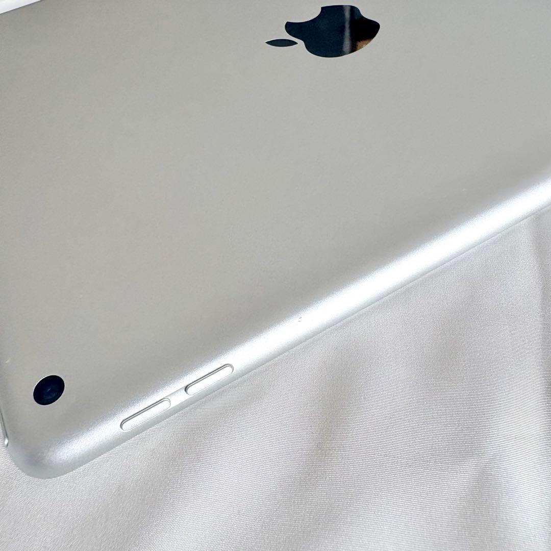 iPad 第7世代 128GB Wi-Fi シルバー 本体 47%動作確認済