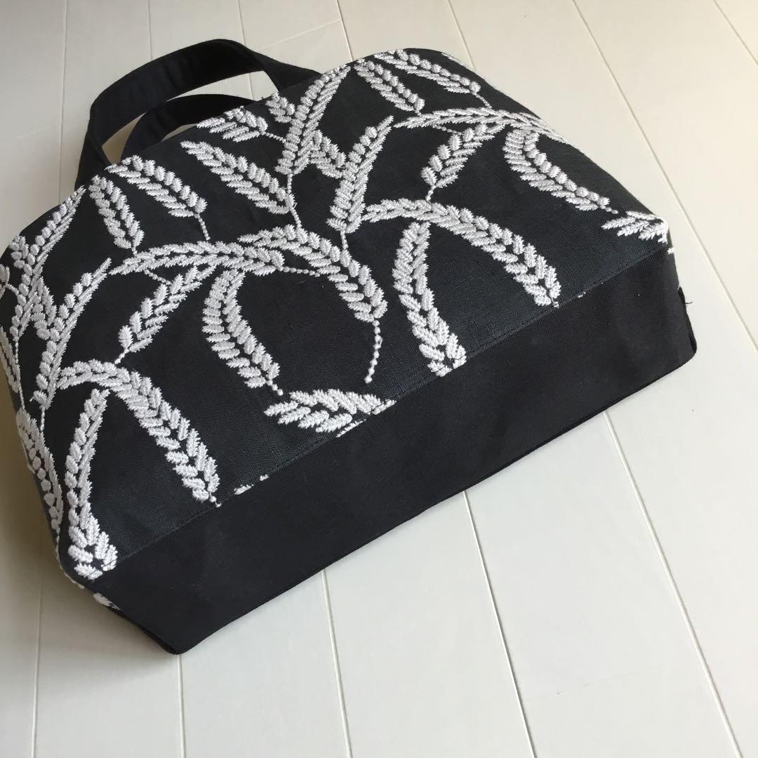 spica 黒地×白刺繍　稲穂　トートバッグ