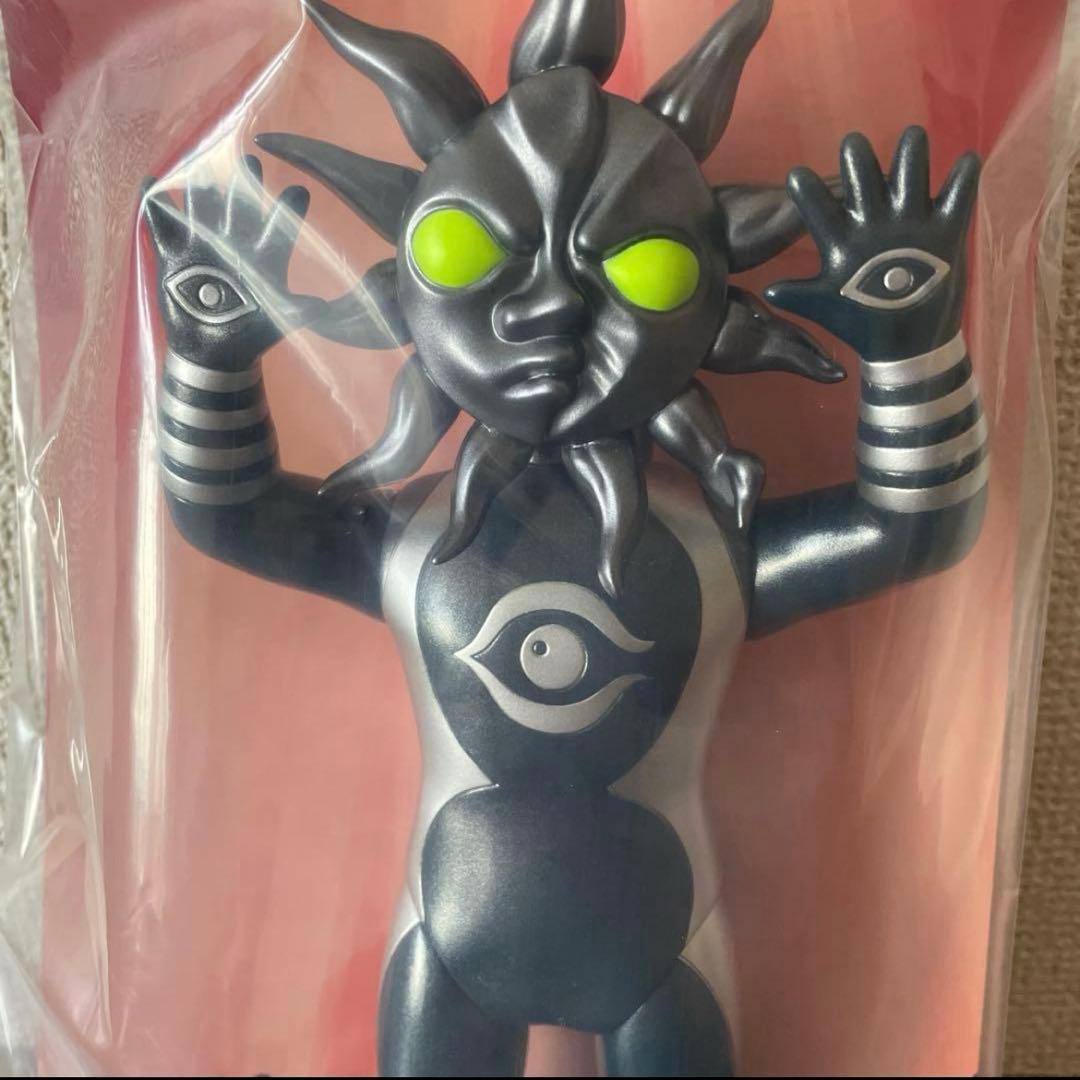 超復刻版 タローマン ソフビ人形 ブラックタローマン　BLACK TAROMAN