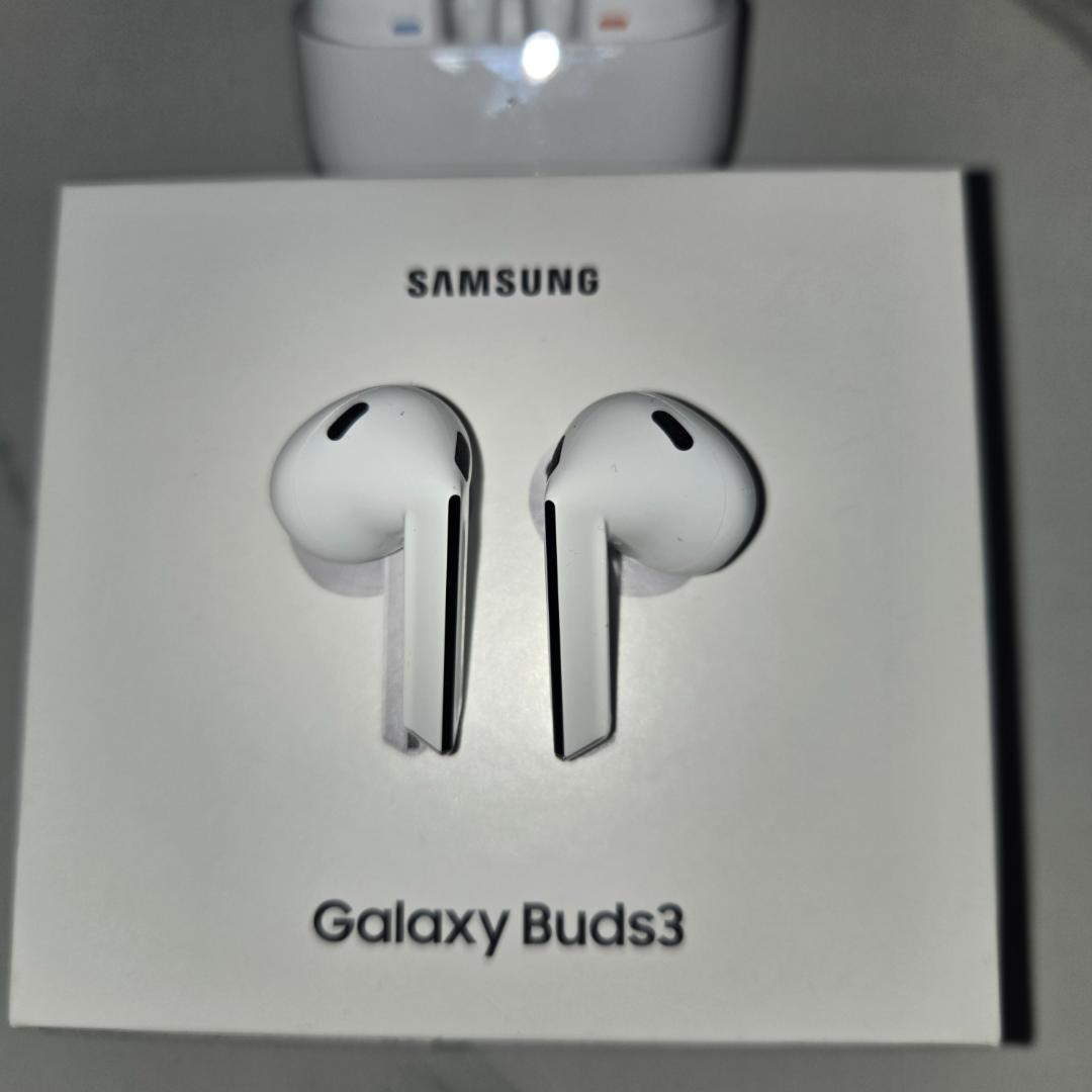 【美品】サムスン Samsung Galaxy Buds 3 ワイヤレスイヤホン