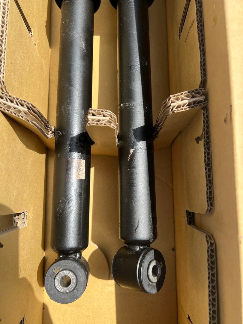 ホンダ　フリードGB4 4WD 純正サスペンション前後セット