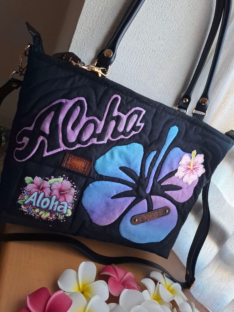 特別価格！ラスト！　ハワイアンキルト　バッグ　2WAYファスナー ハイビスカスB