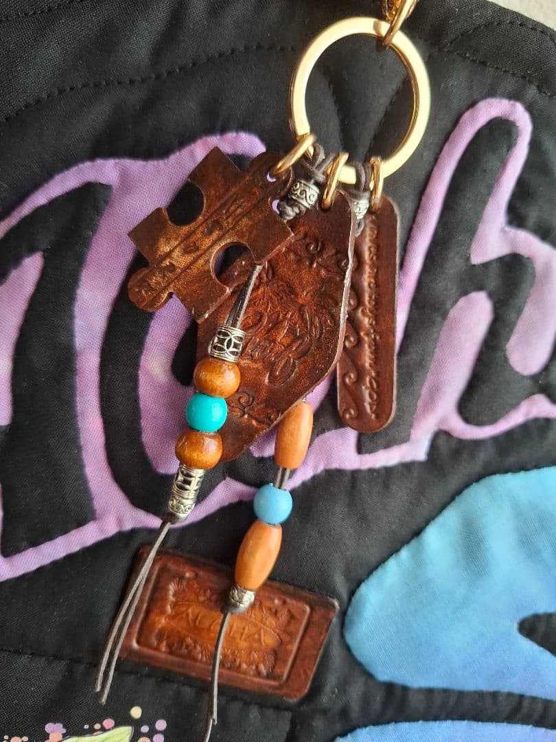 特別価格！ラスト！　ハワイアンキルト　バッグ　2WAYファスナー ハイビスカスB