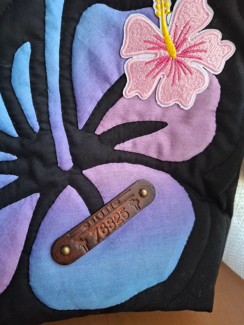 特別価格！ラスト！　ハワイアンキルト　バッグ　2WAYファスナー ハイビスカスB