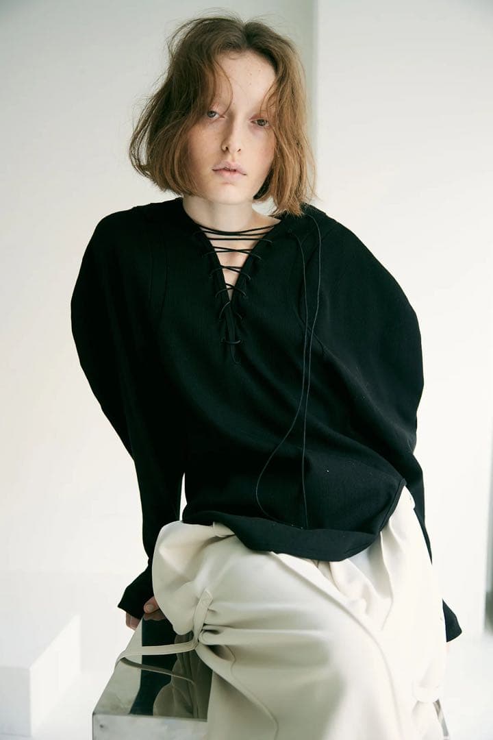 SOLOV／ FOLD LACE UP TOPS