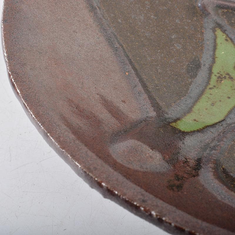 l-wap　河井博次作　鐵飴緑釉筒描皿　飾皿　河井紅苑識箱　V　R6070