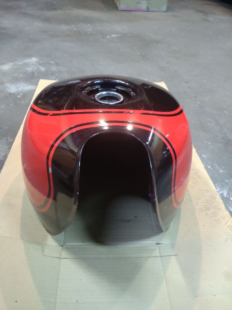 ゼファー400χ　タンク