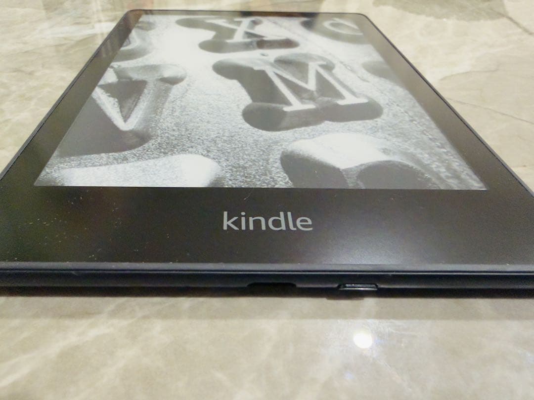 Kindle Paperwhite Signature Edition 本体