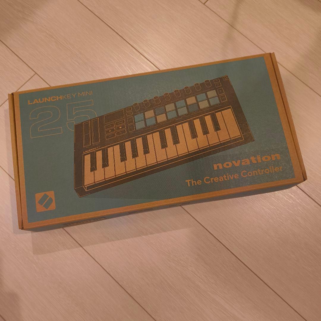 Novation Launchkey Mini 25 MIDIコントローラー