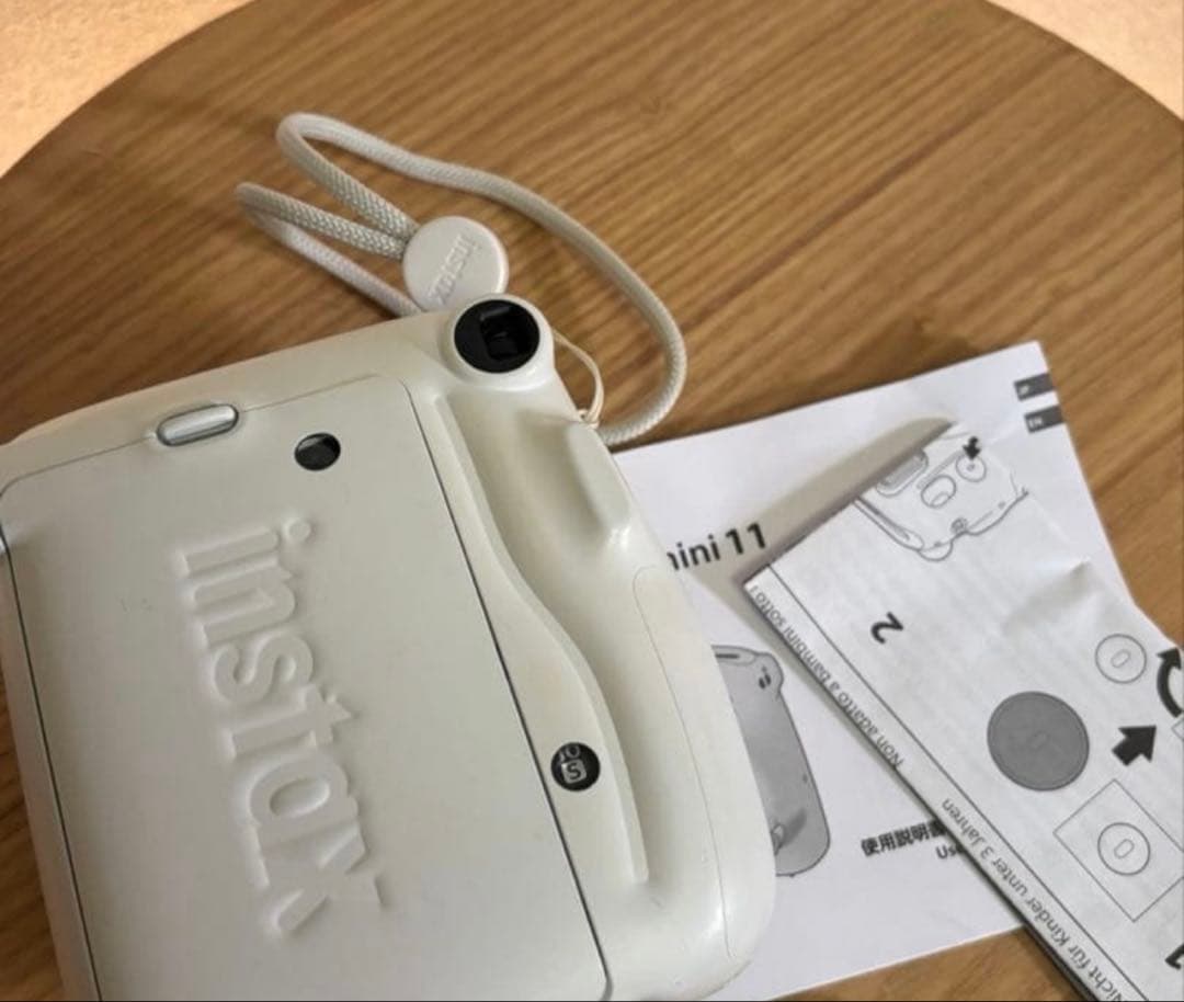 Fujifilm instax mini 11 ホワイト ＋ケース