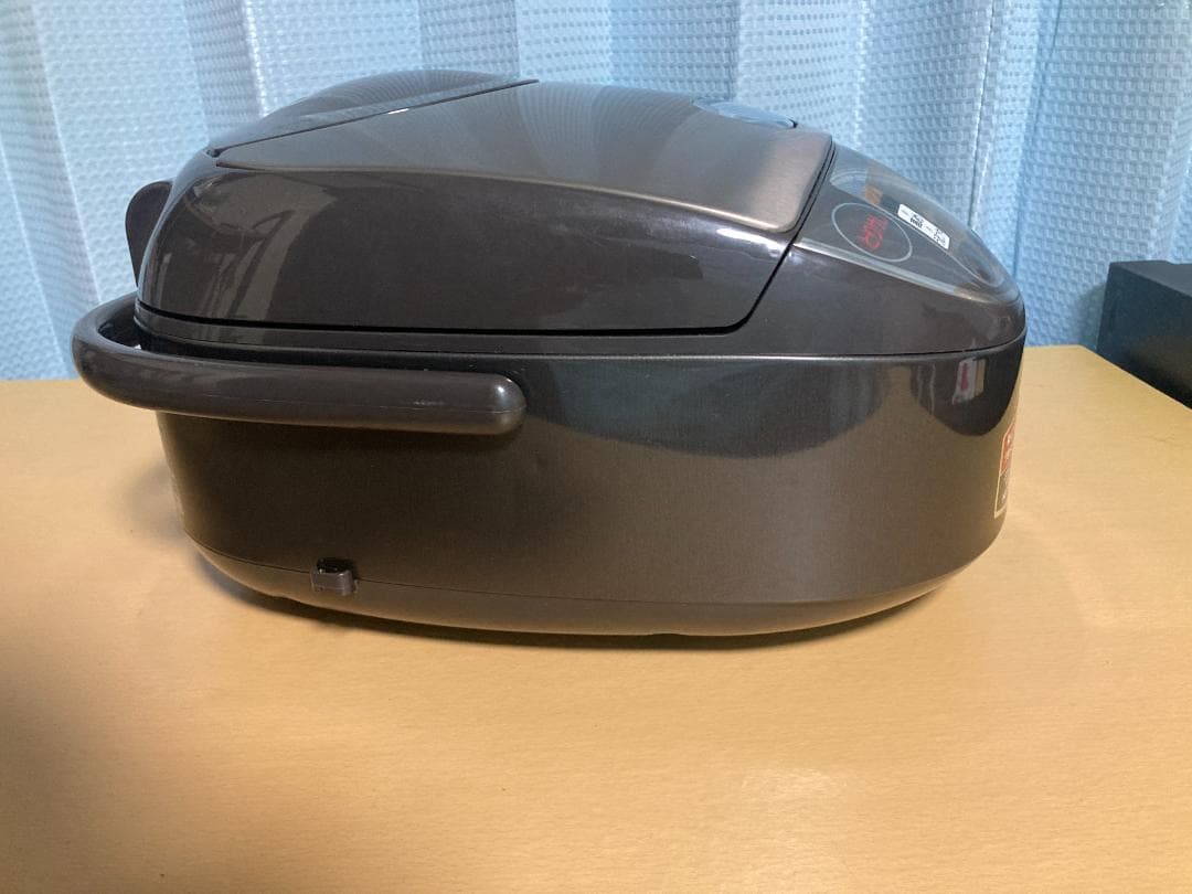 ZOJIRUSHI 炊飯器 NP-VN10 2018　年製　5.5合炊き