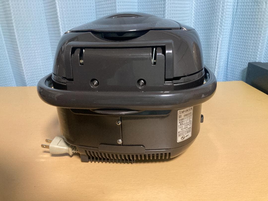 ZOJIRUSHI 炊飯器 NP-VN10 2018　年製　5.5合炊き