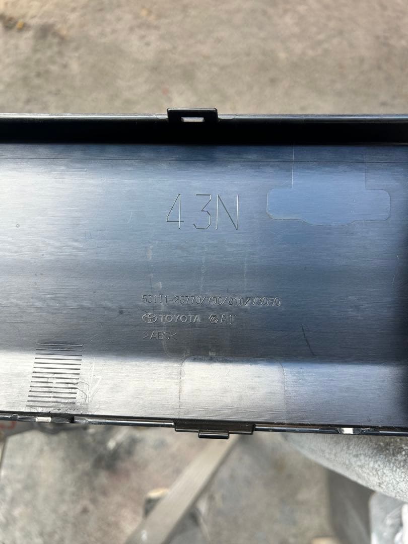 m*e様 ハイエース　トヨタ純正　アースカラー　グリル　新車外し　ナロー　標準用