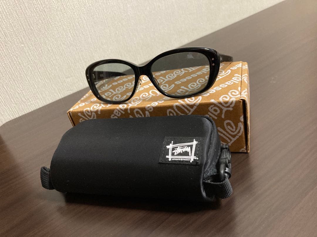 【美品】STUSSY NAOMI サングラス 黒 ステューシー◻️箱,ケース付