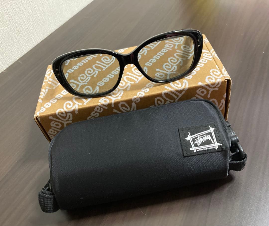 【美品】STUSSY NAOMI サングラス 黒 ステューシー◻️箱,ケース付