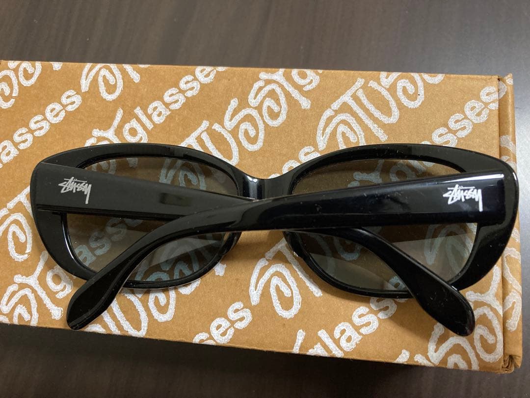 【美品】STUSSY NAOMI サングラス 黒 ステューシー◻️箱,ケース付
