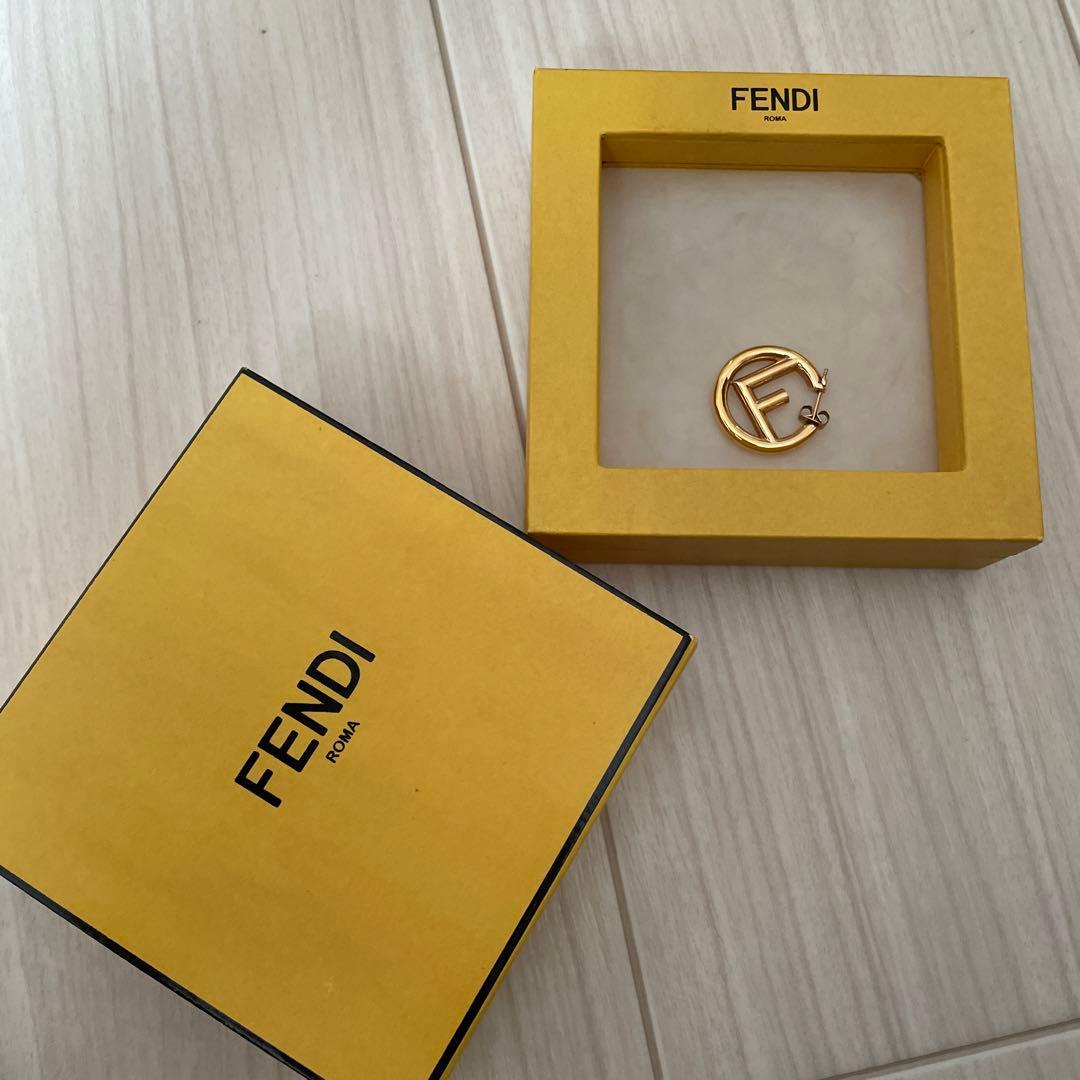 ゴールド Fロゴ ピアス片耳用