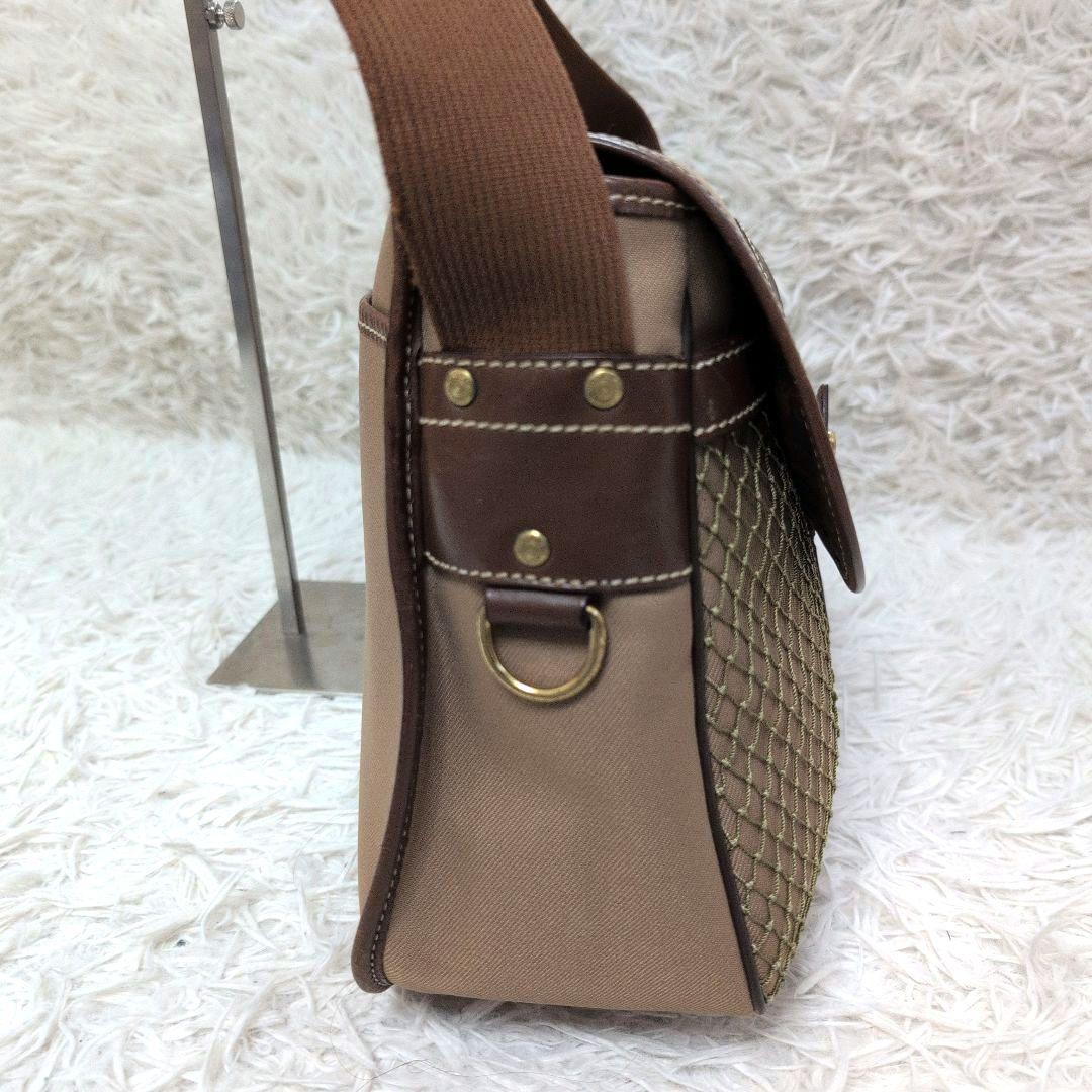 美品 A4可✨️ハンティングワールド サファリトゥデイ メッセンジャーバッグ