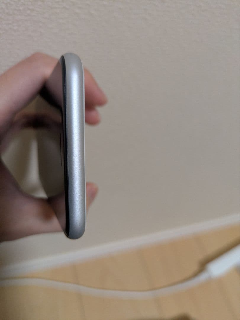 Apple iPhoneSE(第2世代) ホワイト 本体