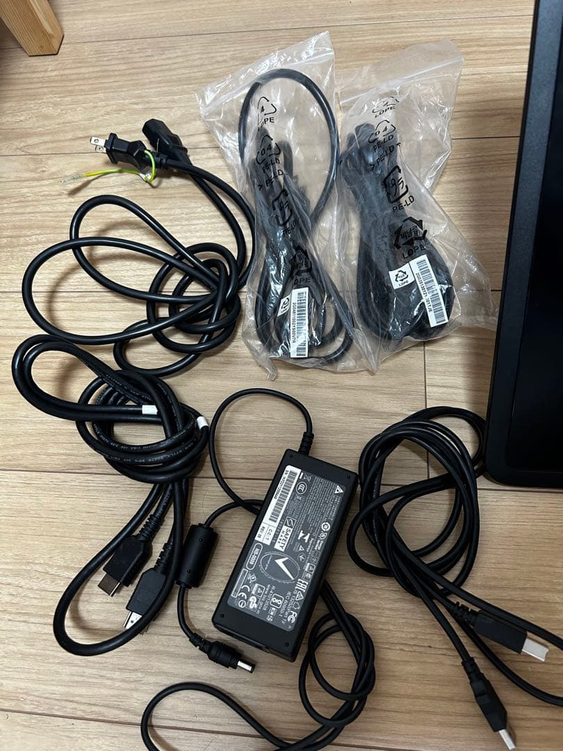 Wacom Cintiq22 液晶ペンタブレット 本体 + 付属品