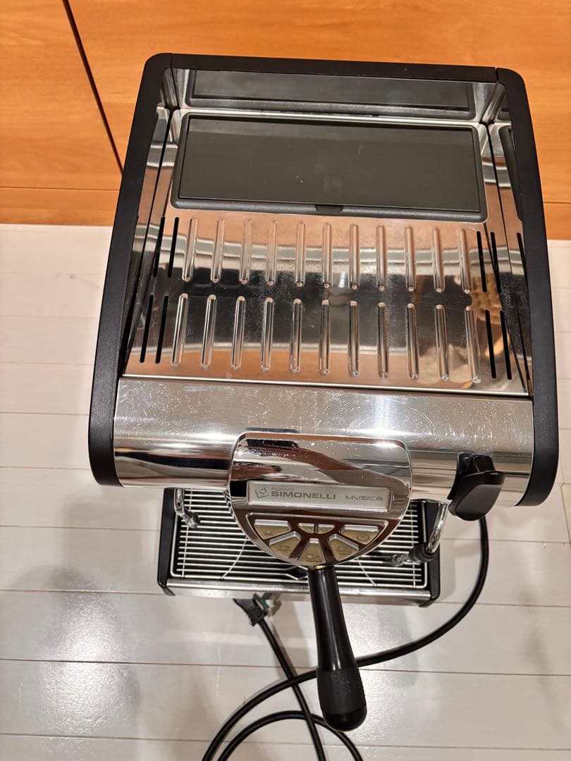 SIMONELLI MUSICAエスプレッソマシン