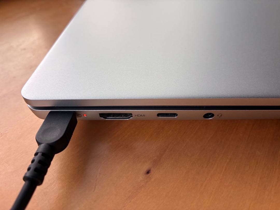 Lenovo IdeaPad Slim5 gen8 7530U+UGREENハブ