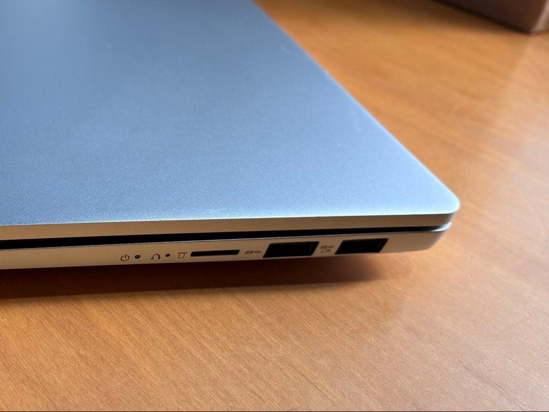 Lenovo IdeaPad Slim5 gen8 7530U+UGREENハブ