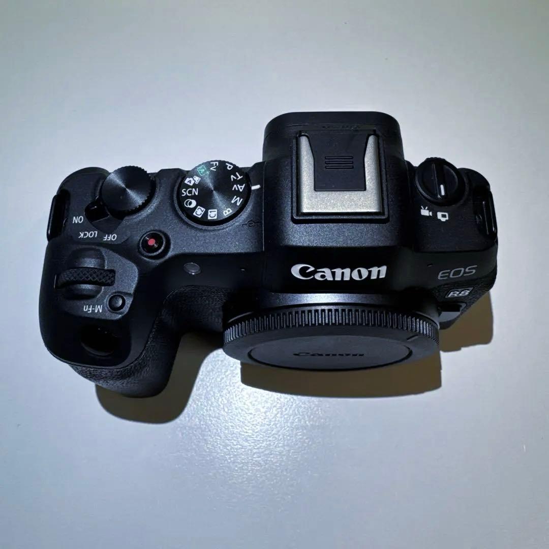 ■キャノン EOS R8ボディ■純正バッテリー2個■2025年4月購入■状態良い