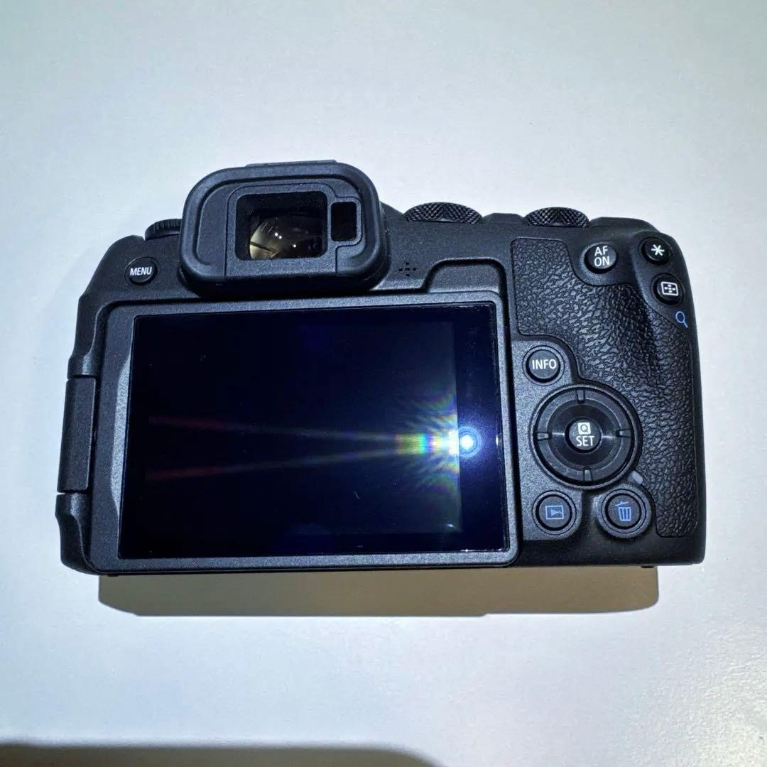 ■キャノン EOS R8ボディ■純正バッテリー2個■2025年4月購入■状態良い