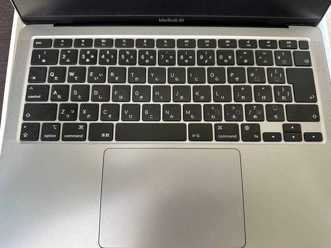 【極美品】バッテリー100%・回数 32回 MacBook Air
