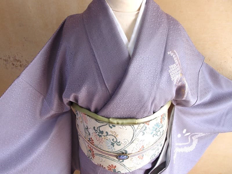 付下げ　絞りと刺繍（流水に菊、菖蒲etc）裄67 背紋なし　正絹美品