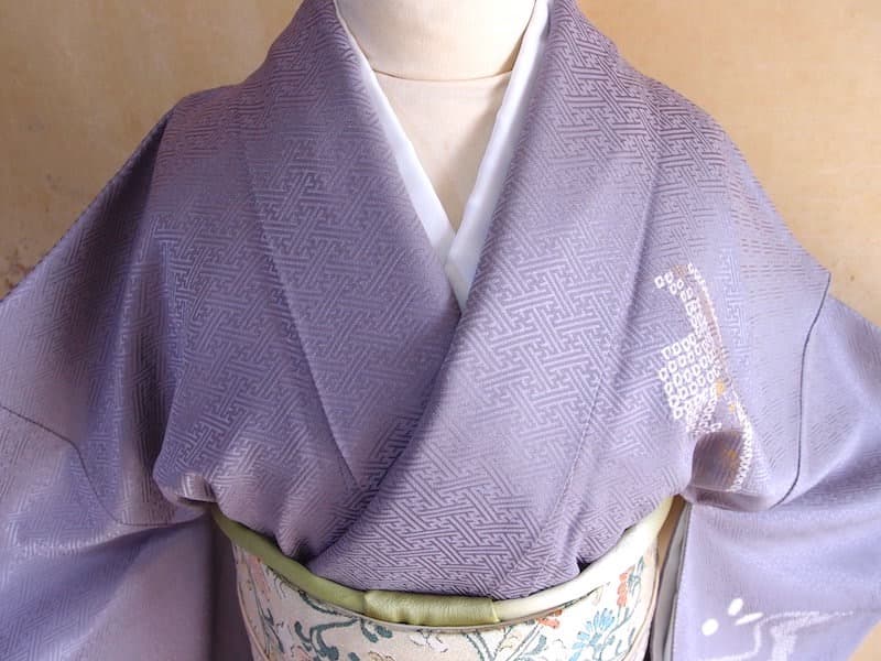付下げ　絞りと刺繍（流水に菊、菖蒲etc）裄67 背紋なし　正絹美品