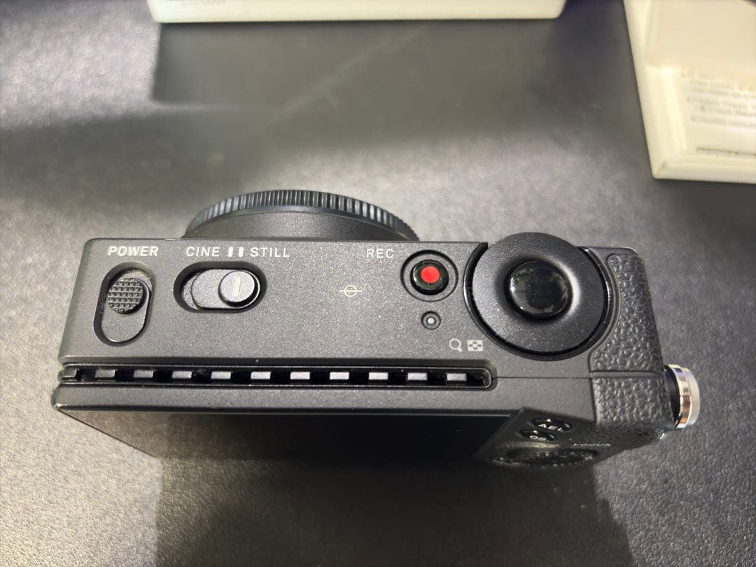 Sigma fp ミラーレスカメラ 本体+45mmレンズ＋おまけ