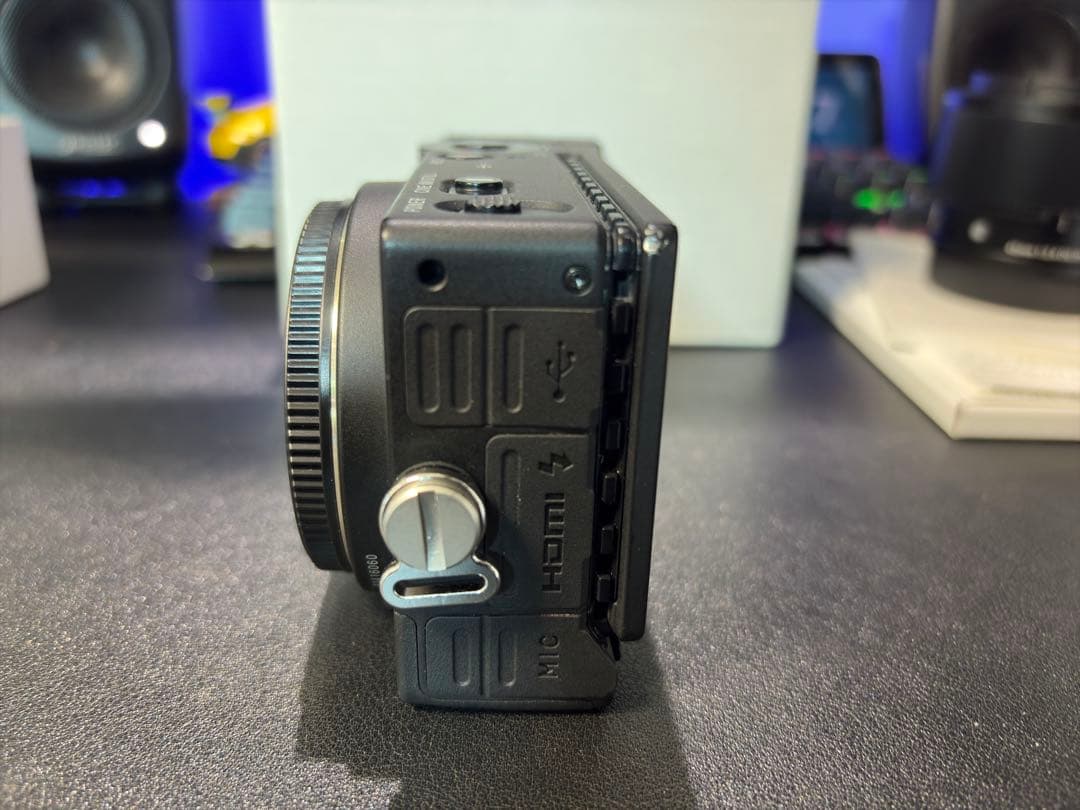 Sigma fp ミラーレスカメラ 本体+45mmレンズ＋おまけ