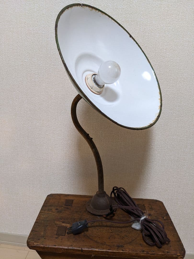 昭和レトロ　外とうライト　ホーロー傘グリーン色