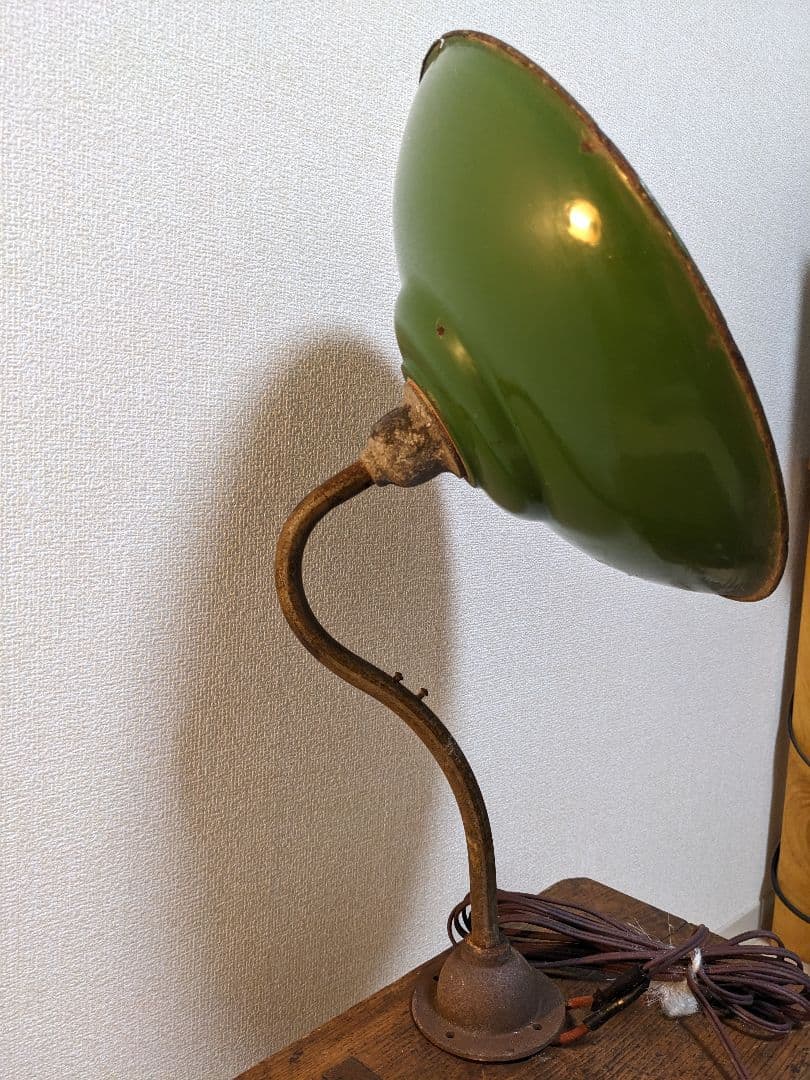 昭和レトロ　外とうライト　ホーロー傘グリーン色