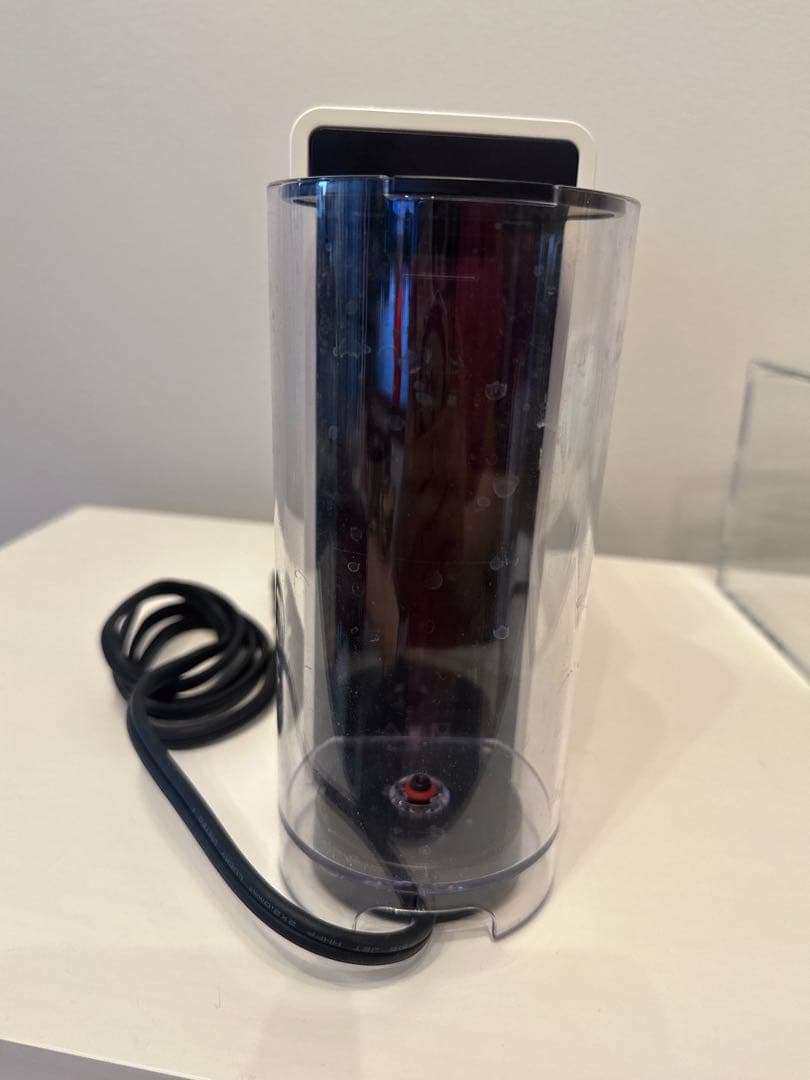 説明書あり　ネスプレッソ エッセンサミニ 容量0.6L C30-WH-W