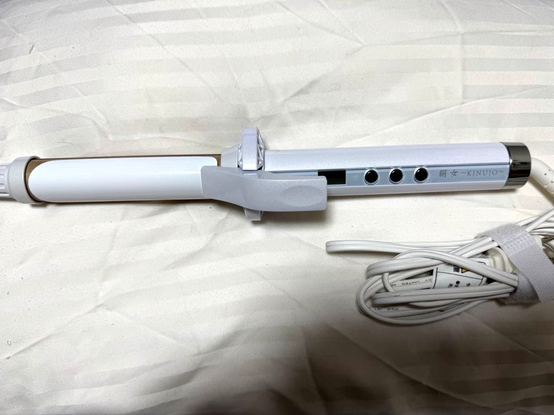 絹女カールアイロン26ミリ　三ヶ月前に購入　保証書なし 29-1/5発送不可