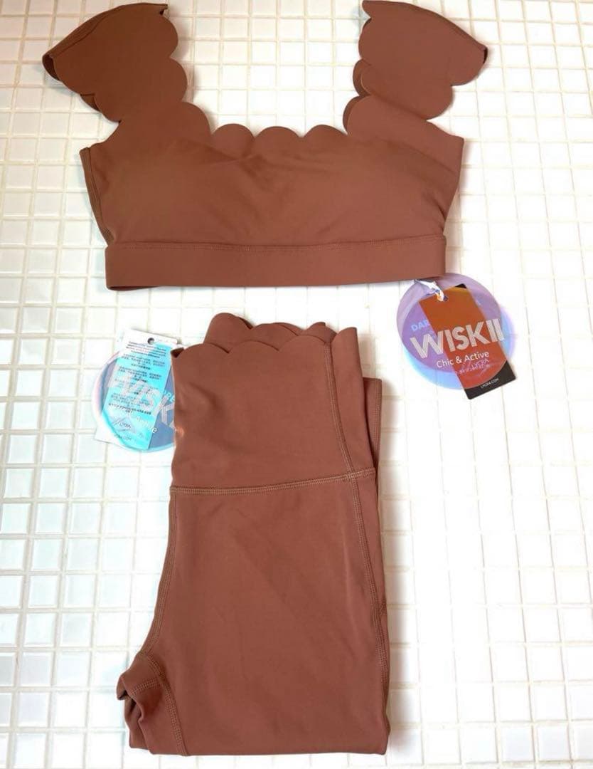 ⭐︎新品未使用⭐︎ヨガウェアセット かわいい　スカラップ ピラティス　ルルレモン