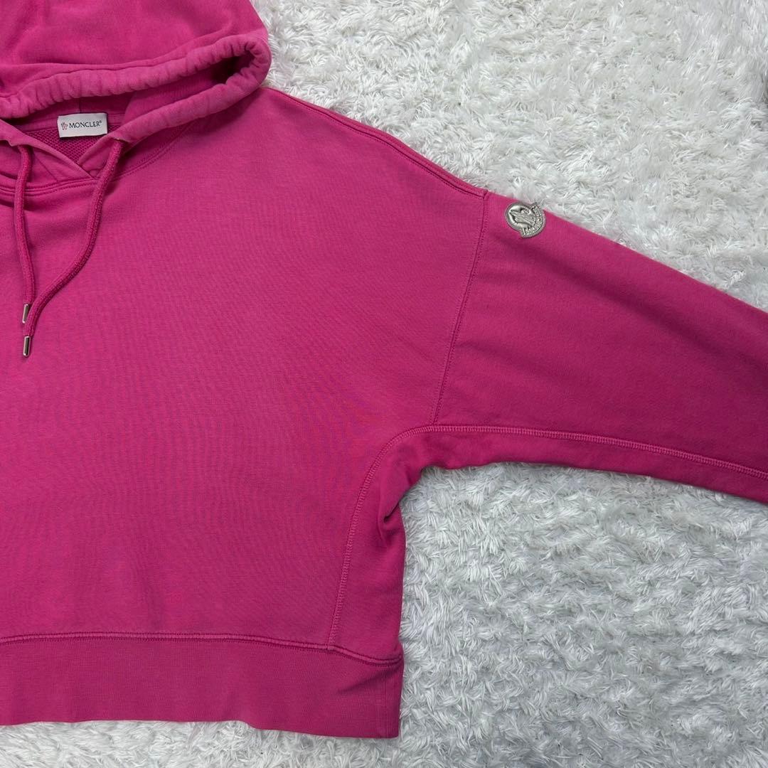 5642【希少デザイン】モンクレール☆リフレクターロゴ入りクロップド丈パーカー