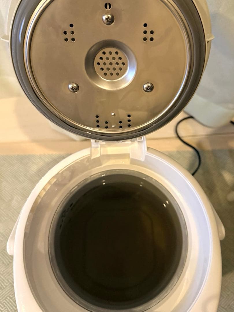 象印　スチーム式加湿器　EE-RR50 たばこ無し、日焼け無し